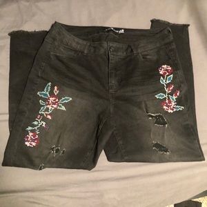 One5one | Plus Size Flower Skinny Jeans